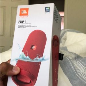 Portable Bluetooth speaker water proof